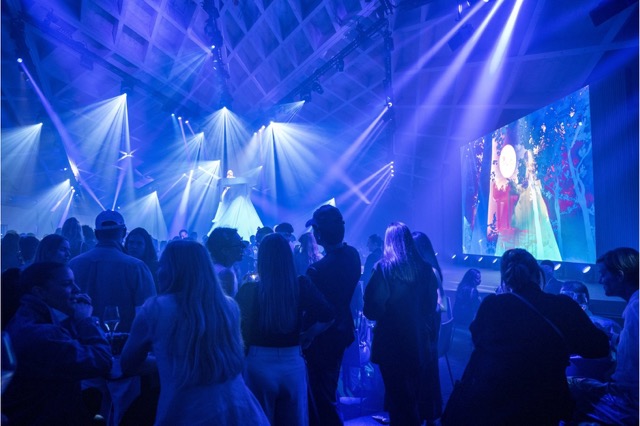 Mittel (11_Komvent_BSR_Event Domes_Night_Next Generation Tech)