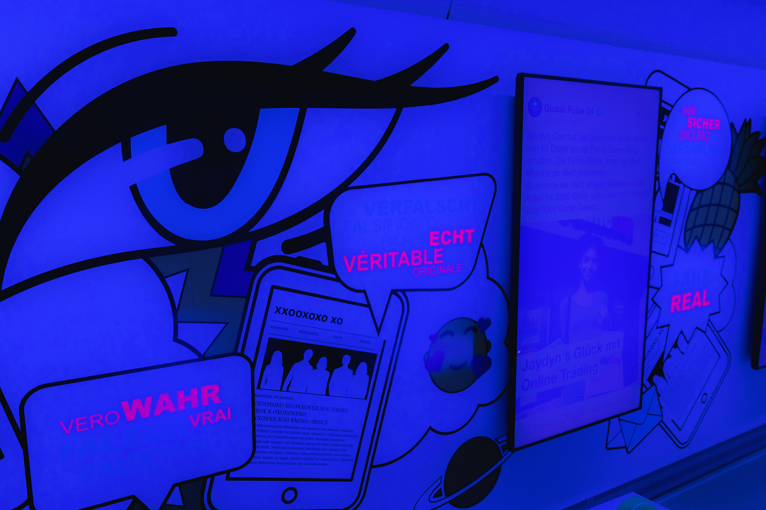 08_hag_sbb_erlebniszug_fakenews_wandgrafik_blau