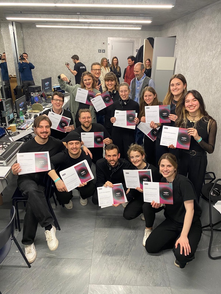 994E077D-D342-4A5D-886A-40F167F4F7A6_1_105_c